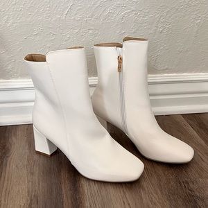 White retro go-go boots - brand new!